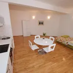 Apartment With Wifi - 14415 *